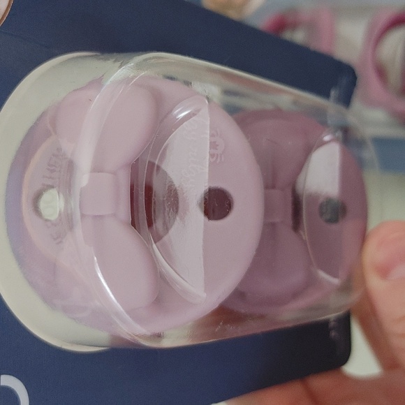 Itzy Ritzy Pacifier/Soothers - Picture 4 of 6